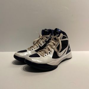 Nike Hyperdunk 2011 Men’s Basketball Shoes Sz 9.5